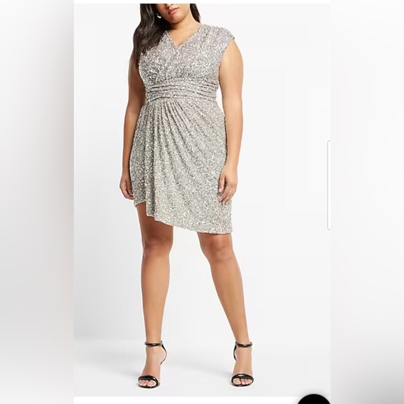 Sequin V-neck Cocktail Dress 🤩 - Picture 1 of 7